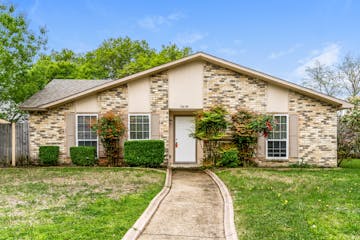 7418 Emory Oak Ln Dallas, TX 75249